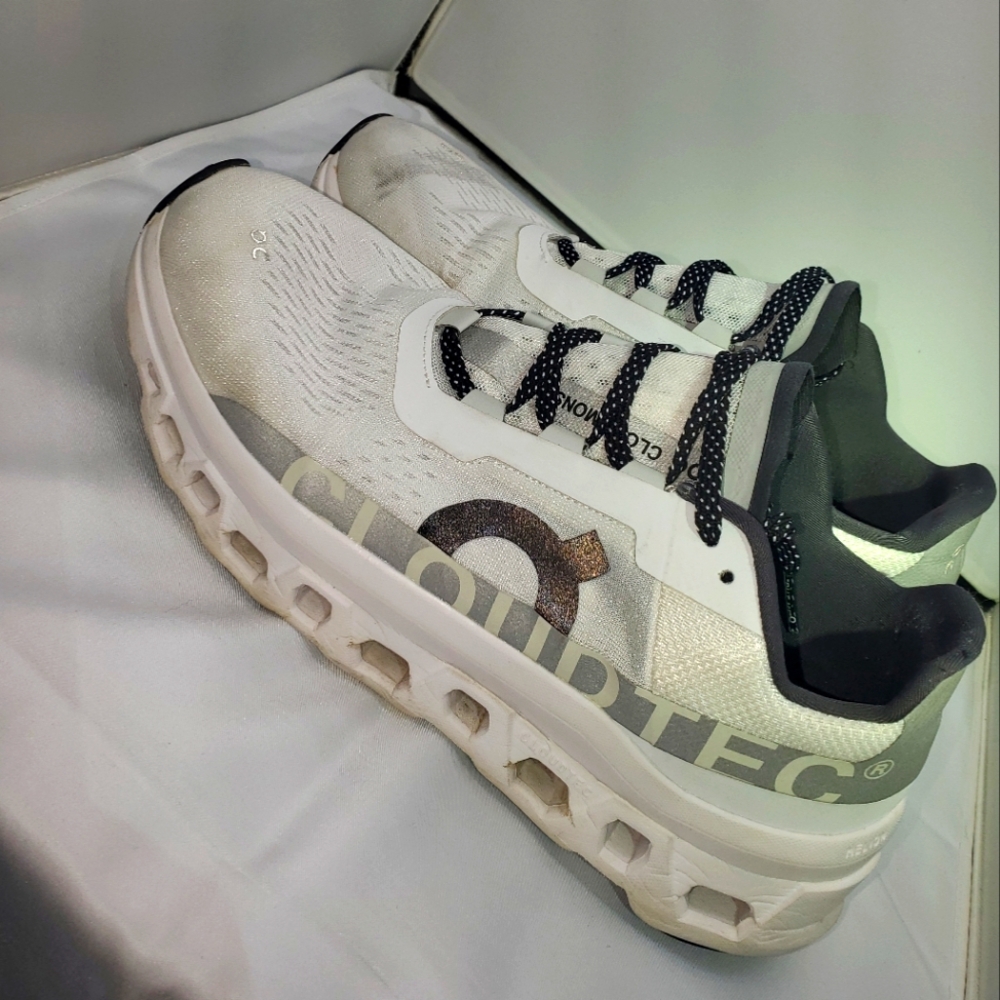 Cloudtec helion shoes size 8.5